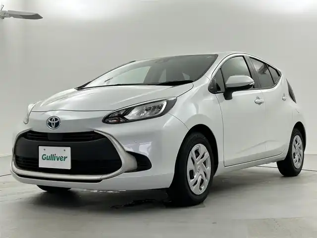 トヨタ アクア G 福井県 2024(令6)年 1.5万km プラチナホワイトパールマイカ 純正T-Connectナビ/Bluetooth/Miracast/USB/AM/FM/バックカメラ /Toyota Safety Sense/・レーントレーシングアシスト/・プリクラッシュセーフティ/・パーキングサポートブレーキ/・クリアランスソナー/・ロードサインアシスト/クルーズコントロール/ビルトインETC/LED/オートライト /ライトレベライザー /ウィンカー・電動格納式ミラー/プッシュスタート /革巻きステアリング/ステアリングリモコン/ステアリングチルド機構/