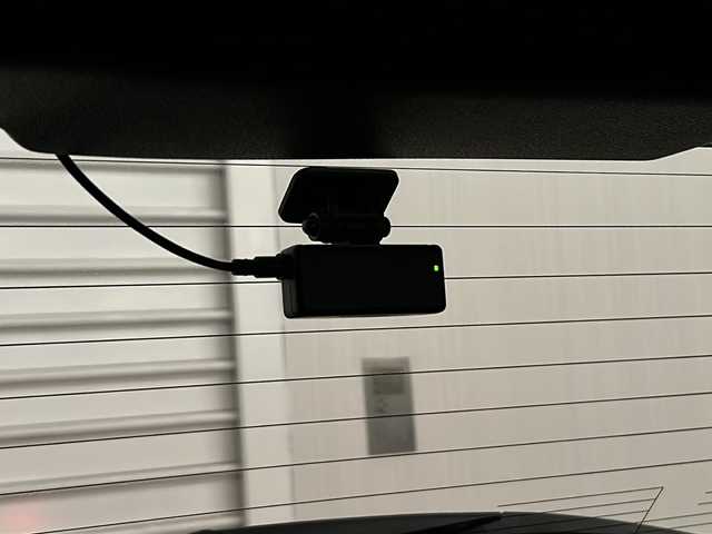 トヨタ カローラ クロス ハイブリッド Z 熊本県 2023(令5)年 1.7万km プラチナホワイトパールマイカ 純正ディスプレイオーディオ/（ラジオ/フルセグ/ＢＴ/Applecarplay)/バックカメラ/ＥＴＣ/前後ドライブレコーダー/レーダークルーズコントロール/パワーバックドア/パワーシート/Ｄ・Ｎ席シートヒーター/ステアリングスイッチ/ハーフレザーシート/オートライト/オートハイビーム/フォグランプ/レーンキープアシスト/衝突軽減システム/横滑り防止装置/ブラインドスポットモニター/前後コーナーセンサー/スマートキー×２/純正フロアマット/純正18インチＡＷ/電動パーキングブレーキ（オートホールド付き）/プッシュスタート/ドアバイザー/ルーフレール