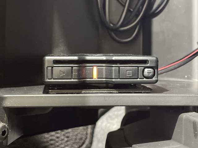 スズキ スペーシア ギア HYBRID XZ 神奈川県 2021(令3)年 4.2万km アクティブイエロー/ガンメタリック2トーン スズキセーフティサポート/SDナビ/Bluetooth/フルセグ/CD DVD/バックカメラ/シートヒーター/両側パワースライドドア/アイドリングストップ/コーナーセンサー/革巻きステアリング/ステアリングスイッチ/オートライト/ETC/ドライブレコーダー/スマートキー/プッシュスタート/スペアキー/プッシュスタート/LEDヘッドライト/フォグランプ/ルーフレール/純正フロアマット/純正バイザー