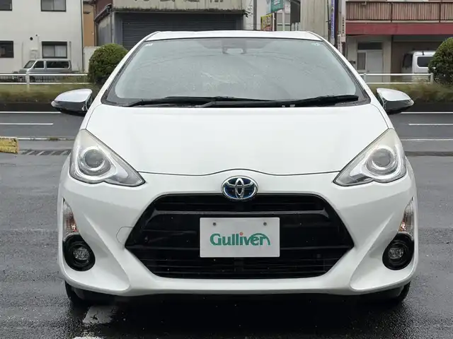 トヨタ アクア G 三重県 2016(平28)年 12万km ライムホワイトパールクリスタルシャイン トヨタセーフティセンス/・PCS(プリクラッシュセーフティ)/・LDA(レーンディパーチャーアラート)/・オートマッチックハイビーム/♪クルーズコントロール/♪スマートキー/♪プッシュスタート/♪バックガイドカメラ/♪ドライブレコーダー/♪ビルトインETC/♪LEDヘッドライト/♪LEDフォグライト/♪オートライト/♪純正15インチAW/♪ウィンカーミラー/♪革巻きステアリング/♪ステアリングスイッチ/♪フロアマット/♪ドアバイザー/♪プライバシーガラス/♪スペアタイヤ/♪電格ミラー/♪横滑り防止装置