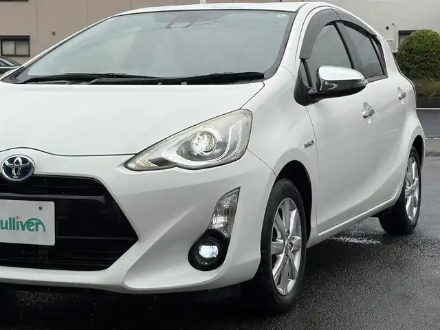 トヨタ アクア G 三重県 2016(平28)年 12万km ライムホワイトパールクリスタルシャイン トヨタセーフティセンス/・PCS(プリクラッシュセーフティ)/・LDA(レーンディパーチャーアラート)/・オートマッチックハイビーム/♪クルーズコントロール/♪スマートキー/♪プッシュスタート/♪バックガイドカメラ/♪ドライブレコーダー/♪ビルトインETC/♪LEDヘッドライト/♪LEDフォグライト/♪オートライト/♪純正15インチAW/♪ウィンカーミラー/♪革巻きステアリング/♪ステアリングスイッチ/♪フロアマット/♪ドアバイザー/♪プライバシーガラス/♪スペアタイヤ/♪電格ミラー/♪横滑り防止装置