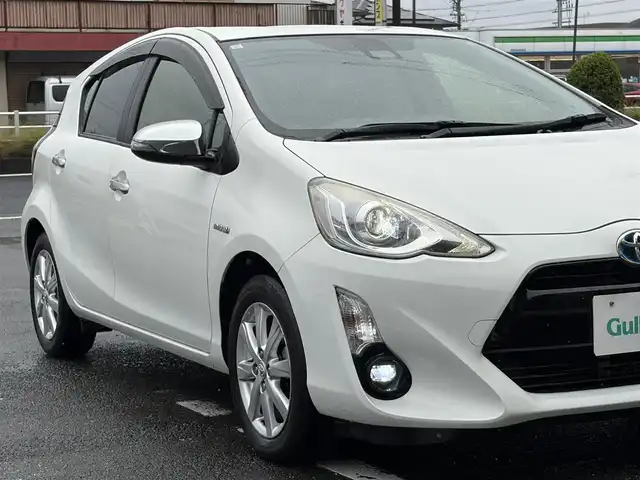 トヨタ アクア G 三重県 2016(平28)年 12万km ライムホワイトパールクリスタルシャイン トヨタセーフティセンス/・PCS(プリクラッシュセーフティ)/・LDA(レーンディパーチャーアラート)/・オートマッチックハイビーム/♪クルーズコントロール/♪スマートキー/♪プッシュスタート/♪バックガイドカメラ/♪ドライブレコーダー/♪ビルトインETC/♪LEDヘッドライト/♪LEDフォグライト/♪オートライト/♪純正15インチAW/♪ウィンカーミラー/♪革巻きステアリング/♪ステアリングスイッチ/♪フロアマット/♪ドアバイザー/♪プライバシーガラス/♪スペアタイヤ/♪電格ミラー/♪横滑り防止装置