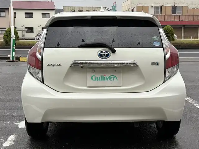 トヨタ アクア G 三重県 2016(平28)年 12万km ライムホワイトパールクリスタルシャイン トヨタセーフティセンス/・PCS(プリクラッシュセーフティ)/・LDA(レーンディパーチャーアラート)/・オートマッチックハイビーム/♪クルーズコントロール/♪スマートキー/♪プッシュスタート/♪バックガイドカメラ/♪ドライブレコーダー/♪ビルトインETC/♪LEDヘッドライト/♪LEDフォグライト/♪オートライト/♪純正15インチAW/♪ウィンカーミラー/♪革巻きステアリング/♪ステアリングスイッチ/♪フロアマット/♪ドアバイザー/♪プライバシーガラス/♪スペアタイヤ/♪電格ミラー/♪横滑り防止装置