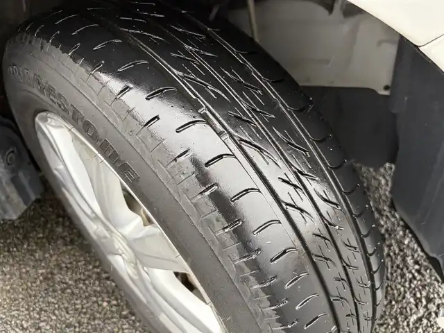 トヨタ アクア G 三重県 2016(平28)年 12万km ライムホワイトパールクリスタルシャイン トヨタセーフティセンス/・PCS(プリクラッシュセーフティ)/・LDA(レーンディパーチャーアラート)/・オートマッチックハイビーム/♪クルーズコントロール/♪スマートキー/♪プッシュスタート/♪バックガイドカメラ/♪ドライブレコーダー/♪ビルトインETC/♪LEDヘッドライト/♪LEDフォグライト/♪オートライト/♪純正15インチAW/♪ウィンカーミラー/♪革巻きステアリング/♪ステアリングスイッチ/♪フロアマット/♪ドアバイザー/♪プライバシーガラス/♪スペアタイヤ/♪電格ミラー/♪横滑り防止装置