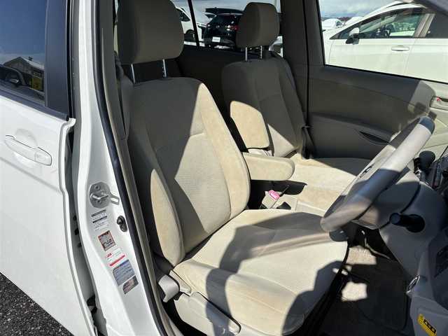 トヨタ アイシス L 滋賀県 2014(平26)年 8.1万km ホワイトパールクリスタルシャイン 社外SDナビ/・AM/FM/・CD/DVD/・Bluetooth/・フルセグTV/バックカメラ/ＥＴＣ/片側パワースライドドア/電動格納ミラー/スマートキー/純正フロアマット