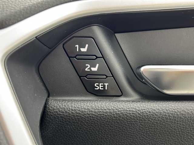 トヨタ ＲＡＶ４ ハイブリッド アドベンチャー 三重県 2022(令4)年 2.2万km アティチュードブラックマイカ 禁煙車/純正ナビ/BT/Miracast/USB/全方位カメラ/サンルーフ/プリクラッシュセーフティ/レーンキープアシスト/ブラインドスポットモニター/クリアランスソナー/レーダークルーズコントロール/デジタルインナーミラー/シートヒーター/ベンチレーション/パワーシート/ドライブレコーダー（前後）/オートハイビーム/オートブレーキホールド