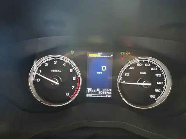 スバル フォレスター プレミアム 東京都 2019(令1)年 2.1万km クリスタルホワイトP ・ワンオーナー/・純正ナビ/（フルセグTV/Bluetooth/CD/DVD)/・サイド/フロント/バックカメラ/・アイドリングストップ/・後コーナーセンサー/・レーダークルーズコントロール/・後方警戒支援機能/・衝突軽減ブレーキ/・車線はみだし防止機能/・ハーフレザーシート/・前席パワーシート/・運転席メモリー機能付き/・全席シートヒーター/・革ステアリング/・ステアリングスイッチ/・ステアリングヒーター/・MTモード/・パドルシフト/・前ドライブレコーダー/・デジタルインナーミラー/・LEDライト/・前後フォグランプ/・電動格納ウインカーミラー/・ブレーキホールド/・ドアバイザー/・トノカバー/・純正18インチアルミホイール/・ISOFIX/・プライバシーガラス/・フロアマット/・ETC/・スマートキー/・プッシュスタート/・W＋サイドエアバッグ/ABS/・横滑り防止装置/・取扱説明書/・保証書/・取扱説明書