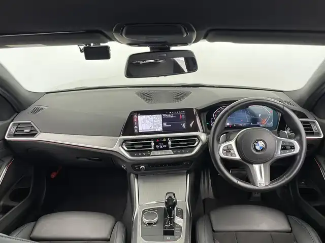 ＢＭＷ ３２０ｄ xDrive Mスポーツ 大分県 2022(令4)年 8.7万km ミネラルホワイト 純正ナビ/（Bluetooth/AM/FM/apple car play)/衝突軽減ブレーキ/アダプティブクルーズコントロール/レーンキープアシスト/ハーフレザーシート/前席パワーシート/運転席ポジションメモリー/前席シートヒーター/全方位バックカメラ/前後ドライブレコーダー/LEDヘッドライト/オートライト/フロント/リアフォグライト/純正1８インチAW/純正フロアマット/パドルシフト/パークディスタンスコントロール/オートブレーキホールド/電動パーキングブレーキ/ミラーETC/保証書・取扱説明書