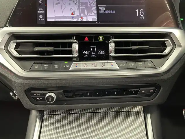 ＢＭＷ ３２０ｄ xDrive Mスポーツ 大分県 2022(令4)年 8.7万km ミネラルホワイト 純正ナビ/（Bluetooth/AM/FM/apple car play)/衝突軽減ブレーキ/アダプティブクルーズコントロール/レーンキープアシスト/ハーフレザーシート/前席パワーシート/運転席ポジションメモリー/前席シートヒーター/全方位バックカメラ/前後ドライブレコーダー/LEDヘッドライト/オートライト/フロント/リアフォグライト/純正1８インチAW/純正フロアマット/パドルシフト/パークディスタンスコントロール/オートブレーキホールド/電動パーキングブレーキ/ミラーETC/保証書・取扱説明書