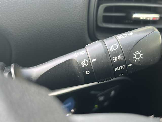 トヨタ プリウス Sセーフティプラス 福岡県 2016(平28)年 3.5万km スティールブロンドM ・純正ナビ【DSZT-YC4T】/-BT/フルセグTV/CD/DVD/FM/AM/SD/・バックカメラ/・レーダークルーズコントロール/・パーキングアシスト/・HUD/・プリクラッシュセーフティー/・純正ドライブレコーダー/・クリアランスソナー/・オートライト/・オートハイビーム/・ステアリングリモコン/・ドアバイザー/・ウィンカーミラー/・電動格納ミラー/・純正アルミ15インチ/・純正フロアマット/・ビルトインETC/・スマートキー×２/・ワンオーナー/・保証書/・取扱説明書/・禁煙車