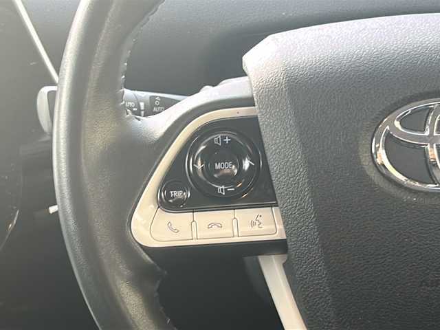 トヨタ プリウス Sセーフティプラス 福岡県 2016(平28)年 3.5万km スティールブロンドM ・純正ナビ【DSZT-YC4T】/-BT/フルセグTV/CD/DVD/FM/AM/SD/・バックカメラ/・レーダークルーズコントロール/・パーキングアシスト/・HUD/・プリクラッシュセーフティー/・純正ドライブレコーダー/・クリアランスソナー/・オートライト/・オートハイビーム/・ステアリングリモコン/・ドアバイザー/・ウィンカーミラー/・電動格納ミラー/・純正アルミ15インチ/・純正フロアマット/・ビルトインETC/・スマートキー×２/・ワンオーナー/・保証書/・取扱説明書/・禁煙車