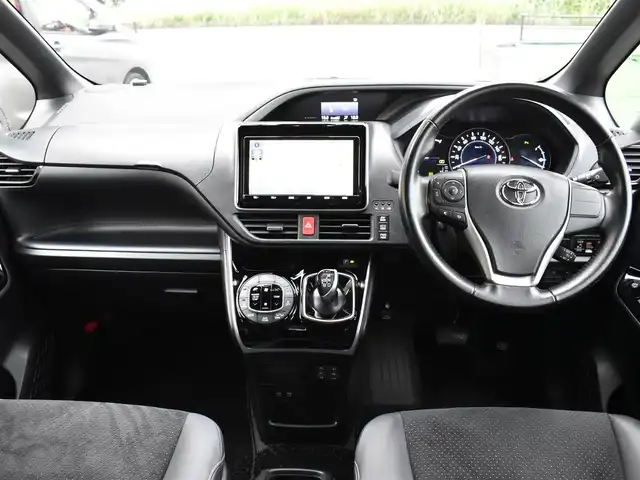 トヨタ ヴォクシー ハイブリッド ZS 煌Ⅲ 福岡県 2021(令3)年 4.6万km イナズマスパーキングブラックガラスフレーク トヨタセーフティセンス/純正9インチメモリーナビ/純正後席フリップダウンモニター/フルセグTV/CD/DVD/BT/バックカメラ/純正前後ドライブレコーダー/純正LEDヘッドライト/純正16インチアルミホイール/両側パワースライドドア/クルーズコントロール/ハーフレザーシート/前席シートヒーター/クリアランスソナー/ビルトインETC/プッシュスタート/スマートキー×2/新車時保証所/取扱説明書