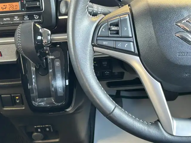 スズキ スペーシア カスタム HYBRID XS 和歌山県 2022(令4)年 0.5万km ピュアホワイトP Panasonic8インチメモリーナビ（フルセグTV/FM/AM/SD/USB/iPod/USB/Bluetooth/MEMORYMUSIC）/バックカメラ/ETC/両側パワースライドドア/アイドリングストップ/クルーズコントロール/オートライト/横滑り防止装置/ベンチシート/衝突被害軽減ブレーキ/HUD/シートヒーター/純正アルミホイール/純正ドアバイザー/純正フロアマット/取扱説明書/保証書