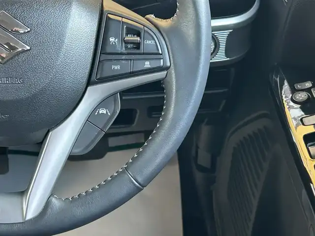 スズキ スペーシア カスタム HYBRID XS 和歌山県 2022(令4)年 0.5万km ピュアホワイトP Panasonic8インチメモリーナビ（フルセグTV/FM/AM/SD/USB/iPod/USB/Bluetooth/MEMORYMUSIC）/バックカメラ/ETC/両側パワースライドドア/アイドリングストップ/クルーズコントロール/オートライト/横滑り防止装置/ベンチシート/衝突被害軽減ブレーキ/HUD/シートヒーター/純正アルミホイール/純正ドアバイザー/純正フロアマット/取扱説明書/保証書