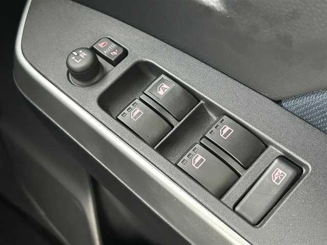 トヨタ ルーミー カスタムG 福岡県 2021(令3)年 1.7万km ブラックマイカメタリック ・純正ナビ/（TV/CD/DVD/AM/FM/SD/SDREC/Bluetooth）/・バックカメラ/・MODELISTA/・ビルドインETC/・両側パワースライドドア/・クリアランスソナー/・衝突被害軽減システム/・横滑り防止装置/・追従型クルーズコントロール/・LEDヘッドライト/・フォグランプ/・ステアリングスイッチ/・電動パーキングブレーキ/・オート電動格納ミラー/・純正ドアバイザー/・純正サンシェード/・ISOFIX