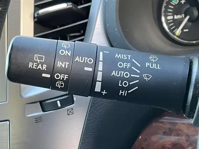 スバル アウトバック 2．5i Lパッケージ 群馬県 2010(平22)年 12.2万km サテンホワイトパール 4WD/社外メモリナビ(CN-HA01D)/CD/DVD/Bluetooth/フルセグテレビ/バックカメラ/クルーズコントロール/パドルシフト/ETC/HIDヘッドライト/W/サイド/カーテンエアバック/ABS/スマートキー/タイミングベルト交換済み/保証書