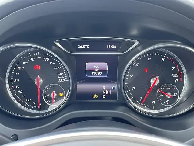 メルセデス・ベンツ ＣＬＡ１８０ Sブレイク　スポーツ 埼玉県 2016(平28)年 3万km カバンサイトブルー 黒ハーフレザーシート/純正HDDナビ/(Bluetooth/USB/CD/DVD/フルセグ)/バックカメラ/Ａｐｐｌｅ　Ｃａｒ　Ｐｌａｙ/アダプティブクルーズコントロール/ブラインドスポットモニター/シートヒーター/ＬＥＤヘッドライト/ＥＴＣ