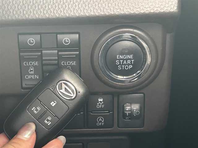 ダイハツ トール G 高知県 2021(令3)年 2.4万km ブラックマイカメタリック 社外ナビ/(Bluetooth/CD/USB/ワンセグ)/ETC/アラウンドビューモニター/前後ドライブレコーダー/両側パワースライドドア/オートライト/LEDヘッドライト/プッシュスタート/スマートキー/スペアキー1本/アイドリングストップ/純正フロアマット/ドアバイザー/横滑り防止装置/盗難防止装置/衝突被害軽減ブレーキ/純正ホイールキャップ/オートリトラクタブルミラー/リアロールサンシェード/ヘッドランプレベライザー