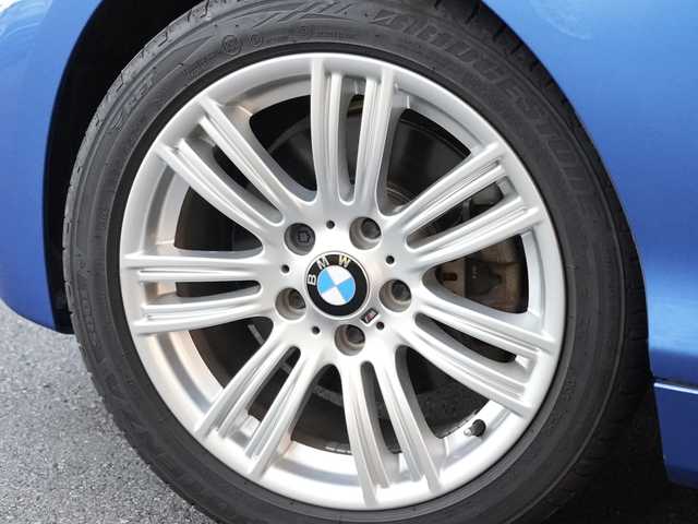 ＢＭＷ １１８ｉ Mスポーツパッケージ 静岡県 2016(平28)年 6.1万km エストリル・ブルー インテリジェントセーフティ /衝突軽減ブレーキ 車線逸脱警告/アルカンターラ　ファブリックコンビシート/IdriveHDDナビBluetooth DVD USB AUX/HIDヘッドライト/オートライト/17インチアルミホイール /前後ドライブレコーダー/リヤガラスフィルム施工/ミラー一体型ETC/キーレスx2
