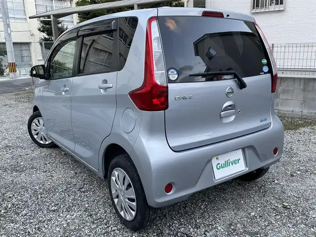 日産 デイズ X Vセレ +SeftyⅡ 福岡県 2015(平27)年 3.5万km クールシルバー ワンオーナー/純正ディーラーナビ/・Bluetooth/・フルセグTV/・CD/DVD/・SD/・USB/・AUX/アラウンドビューモニター/プリクラッシュセーフティー/アイドリングストップ/横滑り防止システム/ETC/電動格納ミラー/純正フロアマット/プッシュスタート/保証書/取扱説明書