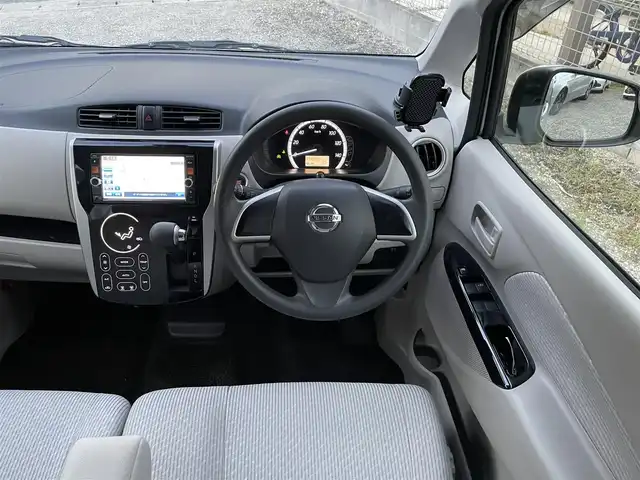 日産 デイズ X Vセレ +SeftyⅡ 福岡県 2015(平27)年 3.5万km クールシルバー ワンオーナー/純正ディーラーナビ/・Bluetooth/・フルセグTV/・CD/DVD/・SD/・USB/・AUX/アラウンドビューモニター/プリクラッシュセーフティー/アイドリングストップ/横滑り防止システム/ETC/電動格納ミラー/純正フロアマット/プッシュスタート/保証書/取扱説明書