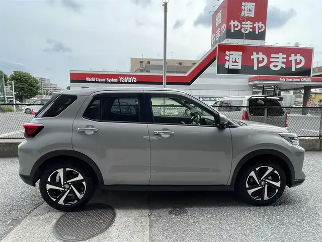 トヨタ ライズ Z 千葉県 2024(令6)年 0.5万km スムースグレーマイカメタリック ワンオーナー/保証書/取説/距離4753km/純正9インチディスプレイオーディオ/Apple CarPlay/Android Auto/フルセグTV/Bluetooth/360°モニター/スマートアシスト/衝突回避支援/レーンキープコントロール/アダプティブクルーズコントロール/ブラインドスポットモニター/オートホールド/パーキングアシスト/前席シートヒーター/社外前後ドライブレコーダー/純正17インチAW（オールシーズンタイヤ）/スペアキー　1本/ETC