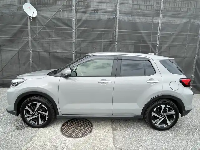 トヨタ ライズ Z 千葉県 2024(令6)年 0.5万km スムースグレーマイカメタリック ワンオーナー/保証書/取説/距離4753km/純正9インチディスプレイオーディオ/Apple CarPlay/Android Auto/フルセグTV/Bluetooth/360°モニター/スマートアシスト/衝突回避支援/レーンキープコントロール/アダプティブクルーズコントロール/ブラインドスポットモニター/オートホールド/パーキングアシスト/前席シートヒーター/社外前後ドライブレコーダー/純正17インチAW（オールシーズンタイヤ）/スペアキー　1本/ETC