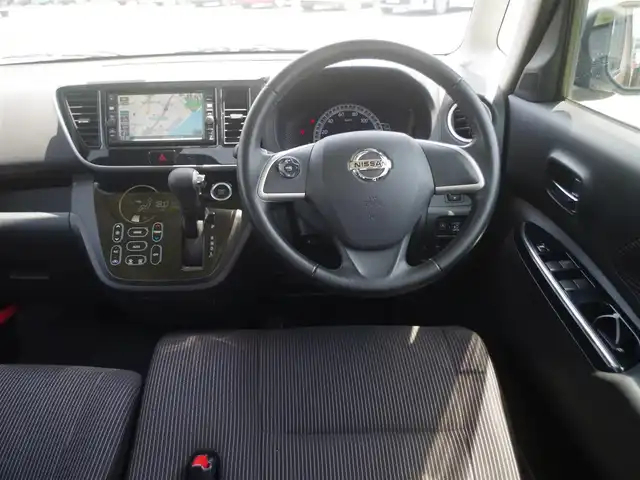 日産 デイズ ルークス X Vセレクション 千葉県 2018(平30)年 2.2万km ピンクゴールドM エマージェンシーブレーキ/両側パワースライドドア/純正メモリーナビ/ワンセグTV/【CD再生機能　Bluetooth接続】/アラウンドビューモニター/革巻きステアリング/ステアリングスイッチ/純正14インチアルミホイル/インテリジェントキー