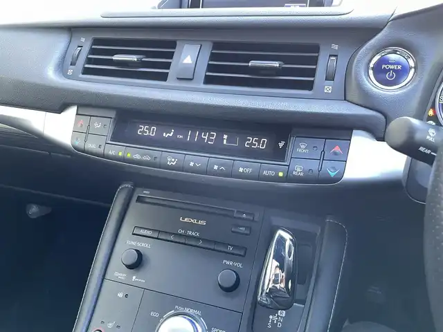 レクサス ＣＴ 200h Fスポーツ 千葉県 2012(平24)年 6.8万km プラチナムシルバーメタリック 純正ナビ/　・フルセグTV/CD/DVD/Blue Tooth/バックカメラ/サンルーフ/クルーズコントロール/ETC/レザーシート/シートヒーター(D/N席)/BBS18AW/TEINローダウンサス/フォグライト/パドルシフト