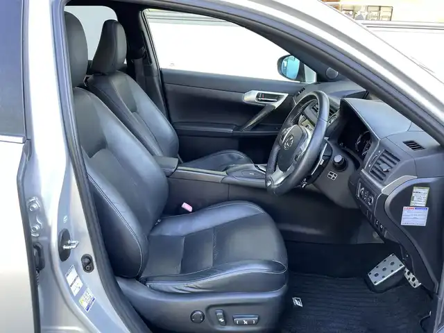 レクサス ＣＴ 200h Fスポーツ 千葉県 2012(平24)年 6.8万km プラチナムシルバーメタリック 純正ナビ/　・フルセグTV/CD/DVD/Blue Tooth/バックカメラ/サンルーフ/クルーズコントロール/ETC/レザーシート/シートヒーター(D/N席)/BBS18AW/TEINローダウンサス/フォグライト/パドルシフト