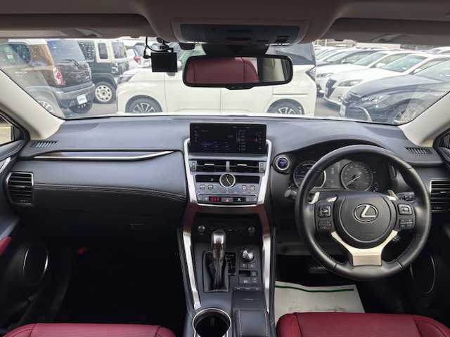 レクサス ＮＸ 300 バージョンL 大阪府 2020(令2)年 2.5万km ソニッククォーツ サンルーフ/純正10型ナビ/全方位カメラ/レクサスセーフティシステム/BSM/電動リアゲート/パワーシート/シートヒーター/シートクーラー/レザーシート/三眼LEDヘッドライト/パドルシフト/スマートキー