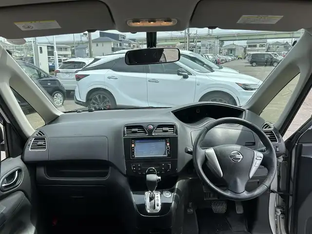 日産 セレナ ハイウェイスター Sハイブリッド 愛知県 2013(平25)年 5.7万km ブリリアントシルバー 純正ナビ/（CD/DVD/フルセグ/Bluetooth/FM/AM）/クルーズコントロール/バックカメラ/片側パワースライドドア/ビルトインETC/スペアキー1本/保証書/取扱説明書