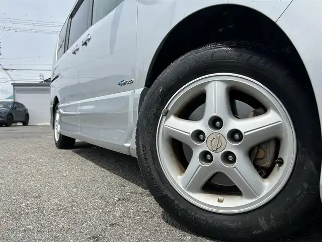 日産 セレナ ハイウェイスター Sハイブリッド 愛知県 2013(平25)年 5.7万km ブリリアントシルバー 純正ナビ/（CD/DVD/フルセグ/Bluetooth/FM/AM）/クルーズコントロール/バックカメラ/片側パワースライドドア/ビルトインETC/スペアキー1本/保証書/取扱説明書