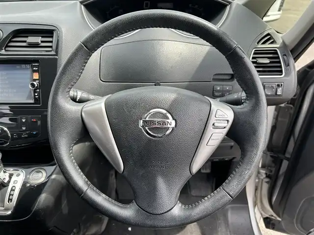 日産 セレナ ハイウェイスター Sハイブリッド 愛知県 2013(平25)年 5.7万km ブリリアントシルバー 純正ナビ/（CD/DVD/フルセグ/Bluetooth/FM/AM）/クルーズコントロール/バックカメラ/片側パワースライドドア/ビルトインETC/スペアキー1本/保証書/取扱説明書