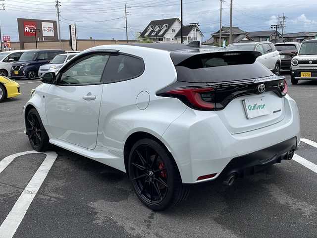 トヨタ ＧＲヤリス RZ 岐阜県 2021(令3)年 1万km プラチナホワイトパールマイカ 登録時走行距離10064km/純正８型SDナビ　/ターボ　/4WD/ドライブレコーダー前後　/スマートキー　/ＬＥＤヘッドライト　/ハーフレザーシート　/純正１８アルミホイール　/アイドリングストップ　/ビルトインＥＴＣ　/プッシュスタート/Ｂｌｕｅｔｏｏｔｈ接続/パワーステアリング/パワーウィンドウ/エアコンAAC/USB入力端子/純正フロアマット/ABS/横滑り防止装置/オートライト/エアバッグW＋サイド