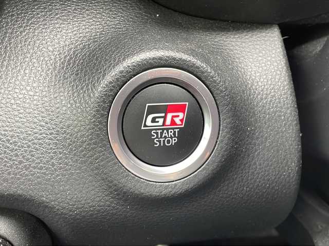 トヨタ ＧＲヤリス RZ 岐阜県 2021(令3)年 1万km プラチナホワイトパールマイカ 登録時走行距離10064km/純正８型SDナビ　/ターボ　/4WD/ドライブレコーダー前後　/スマートキー　/ＬＥＤヘッドライト　/ハーフレザーシート　/純正１８アルミホイール　/アイドリングストップ　/ビルトインＥＴＣ　/プッシュスタート/Ｂｌｕｅｔｏｏｔｈ接続/パワーステアリング/パワーウィンドウ/エアコンAAC/USB入力端子/純正フロアマット/ABS/横滑り防止装置/オートライト/エアバッグW＋サイド