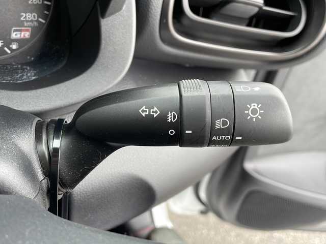 トヨタ ＧＲヤリス RZ 岐阜県 2021(令3)年 1万km プラチナホワイトパールマイカ 登録時走行距離10064km/純正８型SDナビ　/ターボ　/4WD/ドライブレコーダー前後　/スマートキー　/ＬＥＤヘッドライト　/ハーフレザーシート　/純正１８アルミホイール　/アイドリングストップ　/ビルトインＥＴＣ　/プッシュスタート/Ｂｌｕｅｔｏｏｔｈ接続/パワーステアリング/パワーウィンドウ/エアコンAAC/USB入力端子/純正フロアマット/ABS/横滑り防止装置/オートライト/エアバッグW＋サイド