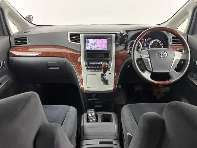 トヨタ ヴェルファイア 2．4Z プラチナセレクションⅡ 埼玉県 2011(平23)年 6.4万km グレーメタリック 純正ナビ/(Bluetooth/CD/DVD/AM/FM)/地デジフルセグ/後席フリップダウンモニター/全方位カメラ/前後ドライブレコーダー　/ビルトインＥＴＣ　/クルーズコントロール/オットマン/パワーバックドア/プッシュスタート/両側電動スライドドア/純正フロアマット　/ドアバイザー/純正18インチアルミホイール