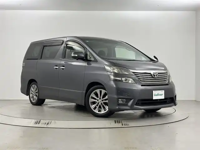 トヨタ ヴェルファイア 2．4Z プラチナセレクションⅡ 埼玉県 2011(平23)年 6.4万km グレーメタリック 純正ナビ/(Bluetooth/CD/DVD/AM/FM)/地デジフルセグ/後席フリップダウンモニター/全方位カメラ/前後ドライブレコーダー　/ビルトインＥＴＣ　/クルーズコントロール/オットマン/パワーバックドア/プッシュスタート/両側電動スライドドア/純正フロアマット　/ドアバイザー/純正18インチアルミホイール