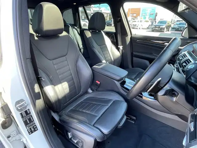 ＢＭＷ Ｘ３ xDrive20d Mスポーツ 青森県 2020(令2)年 3.4万km アルピンホワイトⅢ 4WD/サンルーフ/ハーマンカードンサウンド/純正ナビ/（TV・Bluetooth・AppleCarPlay）/全方位カメラ/パーキングアシスト/アダプティブクルーズコントロール/レーンキープアシスト/衝突警告/車線変更警告/側面衝突警告/黒革シート/シートヒーター/メモリー付パワーシート（D席）/ヘッドアップディスプレイ/バーチャルコックピット/WAC/LEDライト/オートライト/ドライブレコーダー/ウインカーミラー/ETC一体型ミラー/ブラックルーフレール/ワイヤレス充電/エアバック　W/サイド/カーテン/電動パーキングブレーキ/オートホールド/ダウンヒルアシスト/ABS/横滑り防止機能/盗難防止/プッシュスタート/スマートキーX2/保証書/取扱説明書