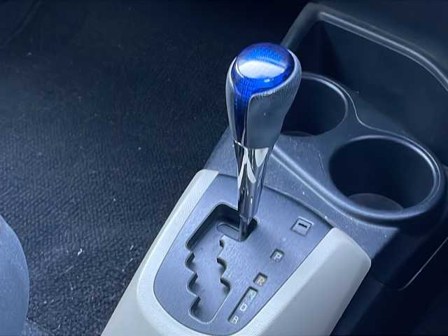 トヨタ アクア G 長野県 2012(平24)年 8.9万km ライムホワイトパールクリスタルシャイン 登録時走行距離 88442km/寒冷地仕様/禁煙車/７インチ社外ナビ/　(CD/DVD/FM/AM/SD-Audio)/Bluetooth Audio/フルセグテレビ/バックカメラ/ＥＴＣ/純正フロアマット/プッシュスタート/ＬＥＤヘッドライト/ヘッドランプクリーナー/フロントワイパーデアイサー/電動格納ドアミラー/ウィンカーミラー/ドアバイザー/オートライト/フォグランプ/スマートキー/横滑り防止機能/盗難防止機能