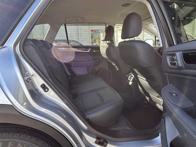 スバル アウトバック リミテッド 道央・札幌 2015(平27)年 11.8万km アイスシルバーメタリック (株)IDOMが運営する【じしゃロン札幌豊平店】の自社ローン対象車両になります。こちらは現金ご利用時の価格です。/自社ローンご希望の方は別途その旨お申付け下さい。/ワンオーナー/4WD/レザーシート/純正ナビ・TV/（BT/DVD/CD）/バックカメラ/パドルシフト/ルーフレール/シートヒータ/パワーシート/メモリーシート/純正アルミ/電動リアゲート/純正フロアマット/追従式クルコン/保証書/取扱説明書