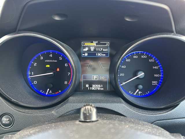 スバル アウトバック リミテッド 道央・札幌 2015(平27)年 11.8万km アイスシルバーメタリック (株)IDOMが運営する【じしゃロン札幌豊平店】の自社ローン対象車両になります。こちらは現金ご利用時の価格です。/自社ローンご希望の方は別途その旨お申付け下さい。/ワンオーナー/4WD/レザーシート/純正ナビ・TV/（BT/DVD/CD）/バックカメラ/パドルシフト/ルーフレール/シートヒータ/パワーシート/メモリーシート/純正アルミ/電動リアゲート/純正フロアマット/追従式クルコン/保証書/取扱説明書