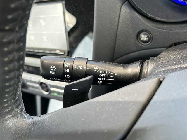 スバル アウトバック リミテッド 道央・札幌 2015(平27)年 11.8万km アイスシルバーメタリック (株)IDOMが運営する【じしゃロン札幌豊平店】の自社ローン対象車両になります。こちらは現金ご利用時の価格です。/自社ローンご希望の方は別途その旨お申付け下さい。/ワンオーナー/4WD/レザーシート/純正ナビ・TV/（BT/DVD/CD）/バックカメラ/パドルシフト/ルーフレール/シートヒータ/パワーシート/メモリーシート/純正アルミ/電動リアゲート/純正フロアマット/追従式クルコン/保証書/取扱説明書