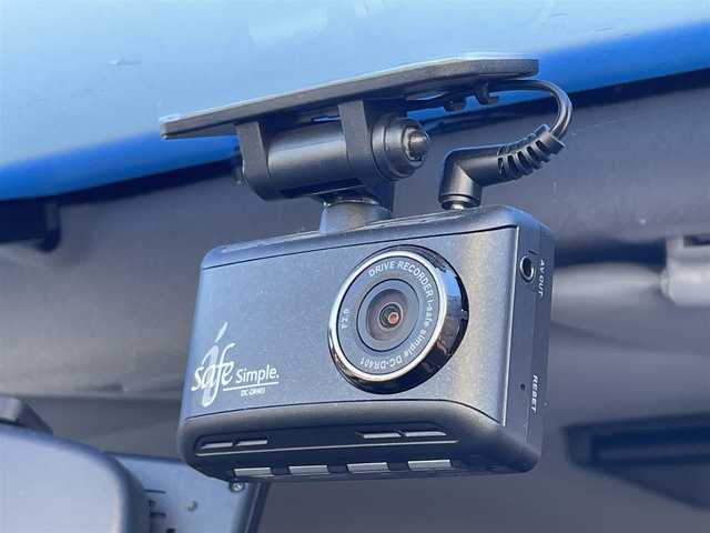 日産 セレナ HWS S HV Vセレ +Sefty 東京都 2015(平27)年 7.8万km ダイヤモンドブラック 純正ナビ　/ＣＤ　/ＤＶＤ　/Ｂｌｕｅｔｏｏｔｈ　/フルセグＴＶ　/バックカメラ　/両側電動スライドドア　/ドライブレコーダー　/後席モニター　/ビルトインＥＴＣ　/ドアバイザー　/フォグランプ　/衝突被害軽減システム