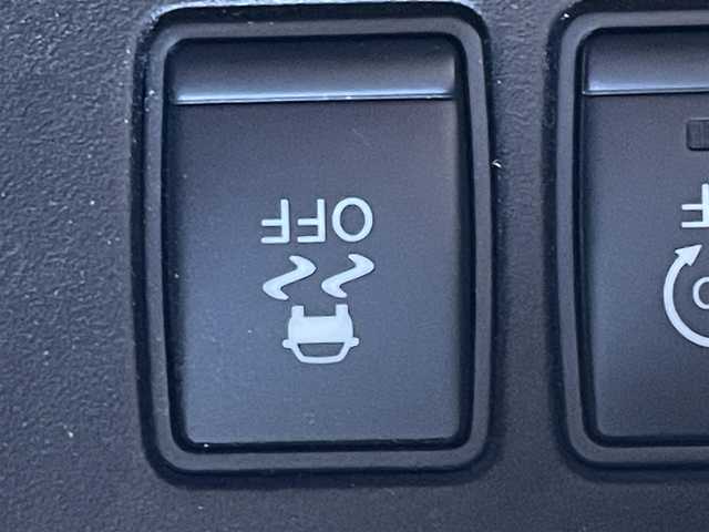 日産 セレナ HWS S HV Vセレ +Sefty 東京都 2015(平27)年 7.8万km ダイヤモンドブラック 純正ナビ　/ＣＤ　/ＤＶＤ　/Ｂｌｕｅｔｏｏｔｈ　/フルセグＴＶ　/バックカメラ　/両側電動スライドドア　/ドライブレコーダー　/後席モニター　/ビルトインＥＴＣ　/ドアバイザー　/フォグランプ　/衝突被害軽減システム