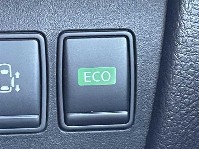 日産 セレナ HWS S HV Vセレ +Sefty 東京都 2015(平27)年 7.8万km ダイヤモンドブラック 純正ナビ　/ＣＤ　/ＤＶＤ　/Ｂｌｕｅｔｏｏｔｈ　/フルセグＴＶ　/バックカメラ　/両側電動スライドドア　/ドライブレコーダー　/後席モニター　/ビルトインＥＴＣ　/ドアバイザー　/フォグランプ　/衝突被害軽減システム