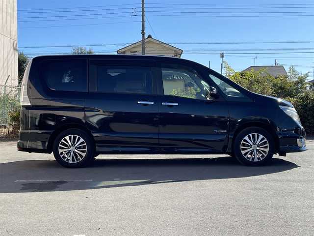日産 セレナ HWS S HV Vセレ +Sefty 東京都 2015(平27)年 7.8万km ダイヤモンドブラック 純正ナビ　/ＣＤ　/ＤＶＤ　/Ｂｌｕｅｔｏｏｔｈ　/フルセグＴＶ　/バックカメラ　/両側電動スライドドア　/ドライブレコーダー　/後席モニター　/ビルトインＥＴＣ　/ドアバイザー　/フォグランプ　/衝突被害軽減システム