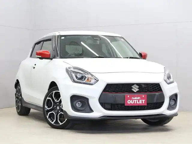 スズキ スイフト スポーツ 三重県 2023(令5)年 1.7万km ピュアホワイトP セーフティサポート /アイドリングストップ/純正8インチSDナビ・地デジTV/・DVD/CD/・Bluetooth/全方位ミニター用カメラパッケージ/バックソナー/アダプティブクルーズコントロール/ブラインドスポットモニター/シートヒーター/セルスターGPSレーダー探知機/ビルトインETC/純正17インチアルミホイール/純正エアロ/LEDヘッドランプ/・オートライト/ハイビームアシスト/フロントフォグランプ/プッシュエンジンスタート/スマートキー×2/新車時保証書/取扱説明書