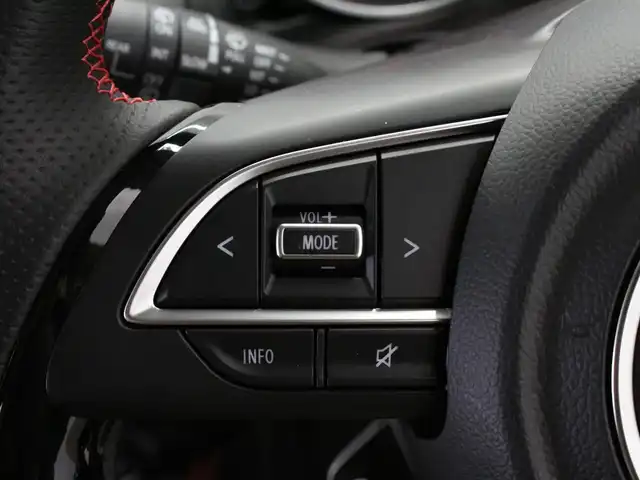 スズキ スイフト スポーツ 三重県 2023(令5)年 1.7万km ピュアホワイトP セーフティサポート /アイドリングストップ/純正8インチSDナビ・地デジTV/・DVD/CD/・Bluetooth/全方位ミニター用カメラパッケージ/バックソナー/アダプティブクルーズコントロール/ブラインドスポットモニター/シートヒーター/セルスターGPSレーダー探知機/ビルトインETC/純正17インチアルミホイール/純正エアロ/LEDヘッドランプ/・オートライト/ハイビームアシスト/フロントフォグランプ/プッシュエンジンスタート/スマートキー×2/新車時保証書/取扱説明書